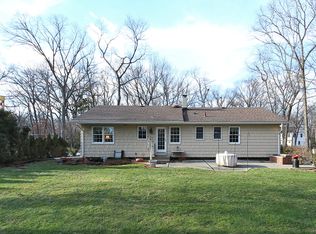 81 Skytop Dr, Mahwah, NJ 07430