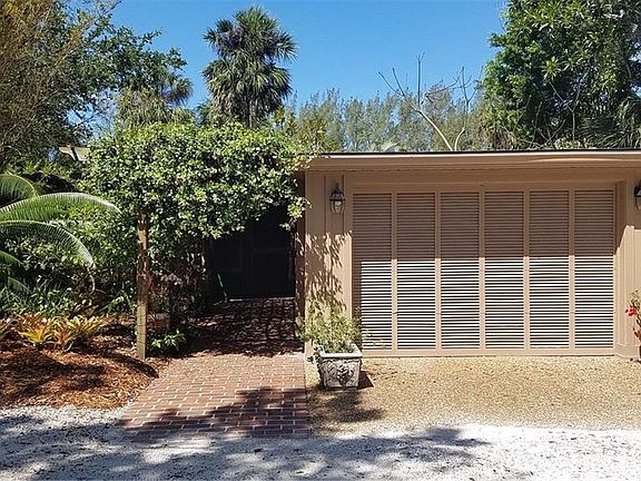 2nd image of 8520 Heron Lagoon Cir