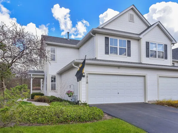 2918 Langston Cir, St Charles, IL 60175