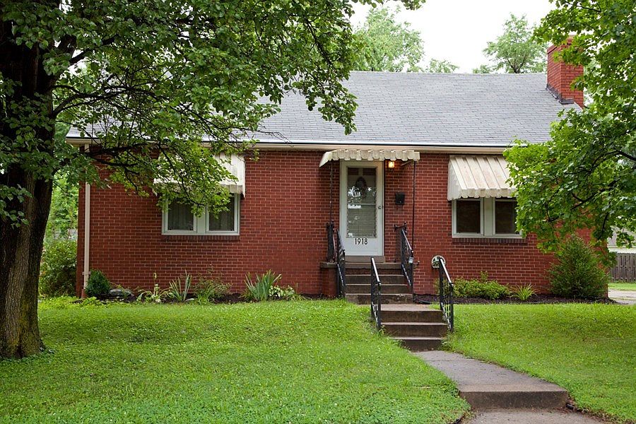 1st image of 1918 E Blackford Ave