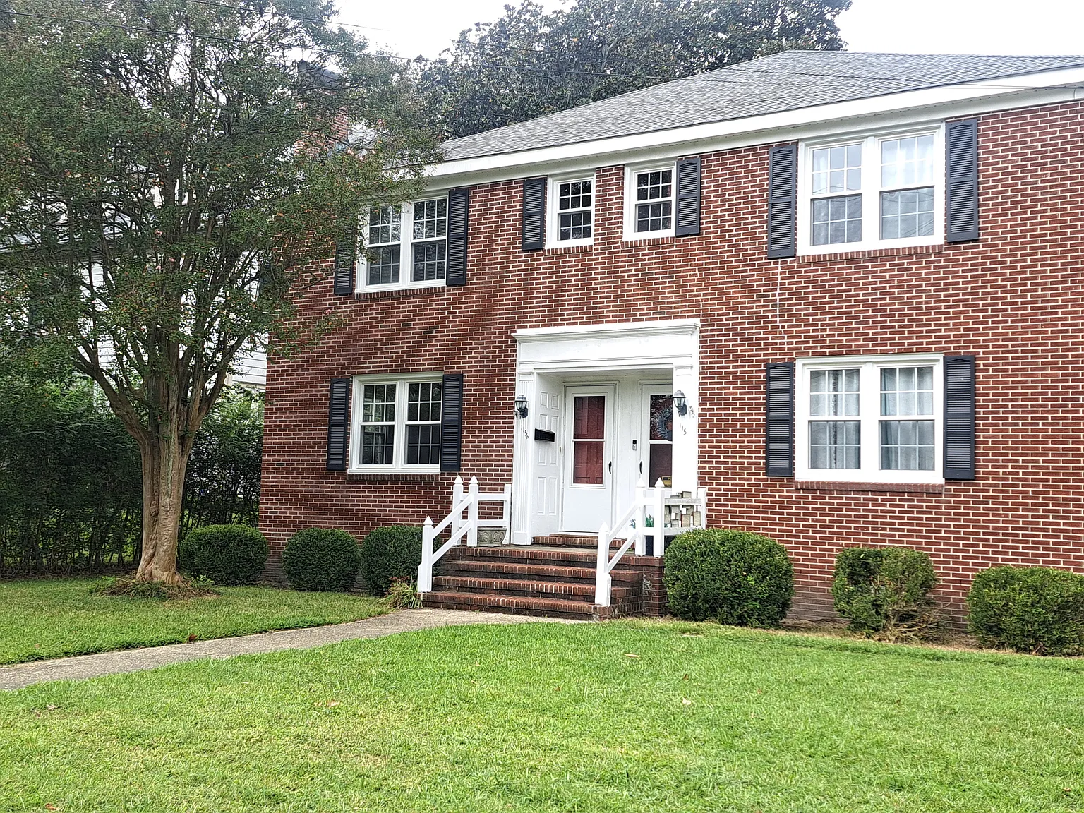 3 bed, 2.5 bath, 1900 sqft, $2,000 — Photo 1