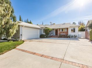 20456 Gault St, Winnetka, CA 91306