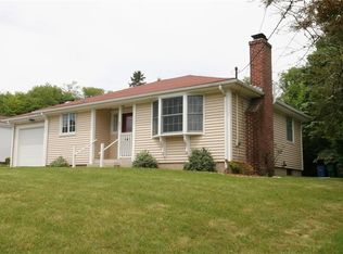 21eisenhower Pl, south kingstown, RI 02879