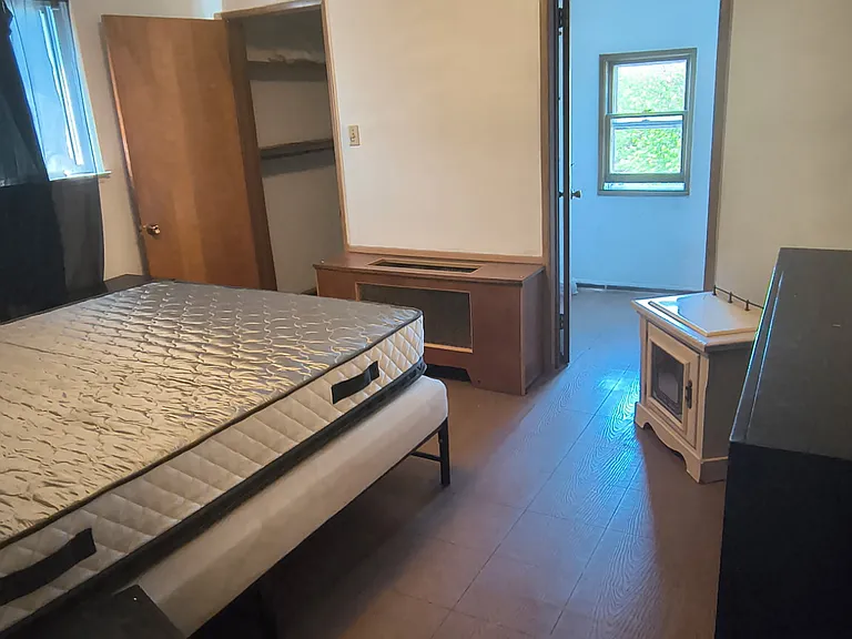 641 Walnut St #3 — Photo 4