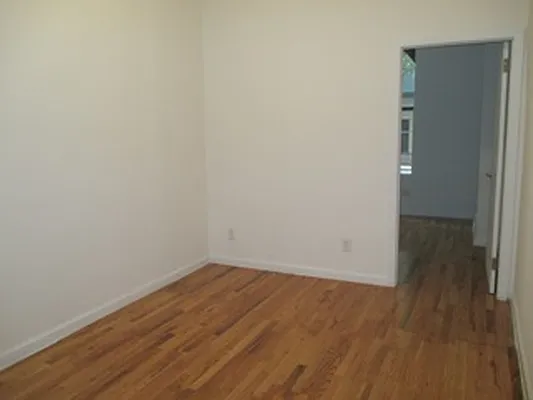 Rented by Robyn Lee, LREB | media 22