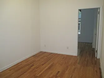 Rented by Robyn Lee, LREB