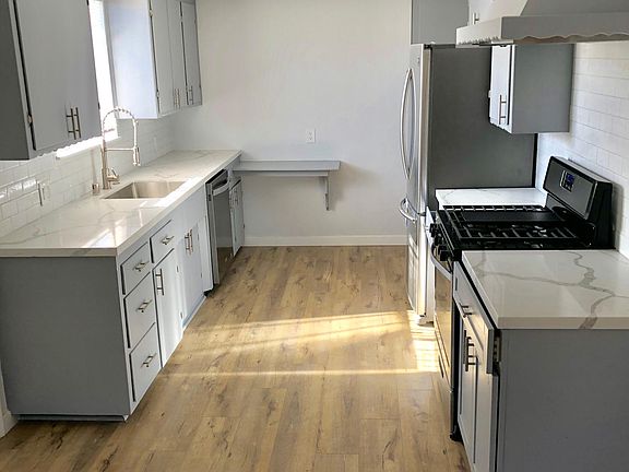 3rd image of 10223 S Dixon Ave APT 1