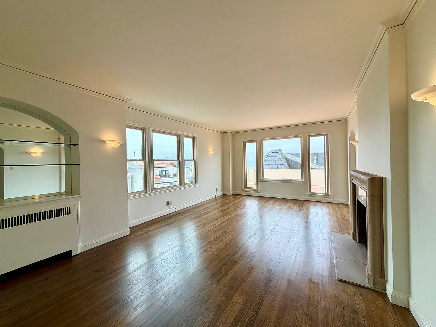 2090 Broadway Street — Photo 2