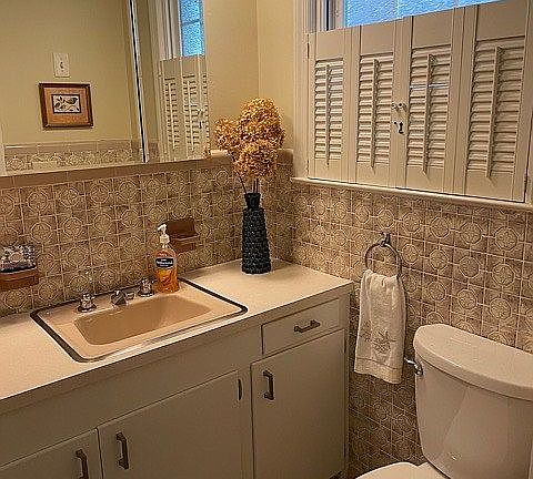 Master bath w/ vintage tile