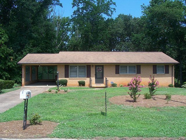 1st image of 3016 Poplar Cir