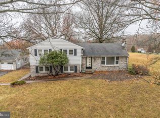 325 N Layfield Rd, Perkiomenville, PA 18074