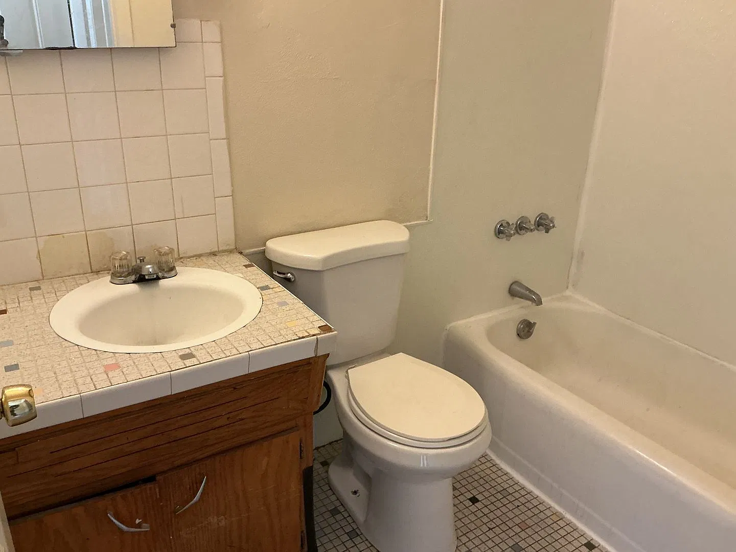 2528 W Wells St. — Photo 1