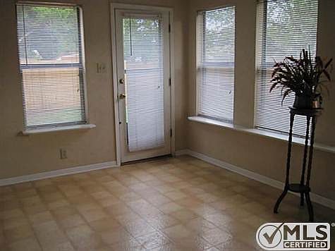 1st image of 1704 Laurel Ln