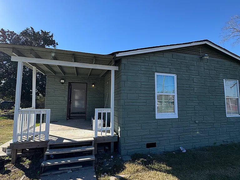 Side View with Front Porch!