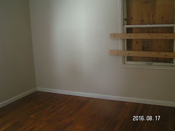 5th image of 622 Fremont Way
