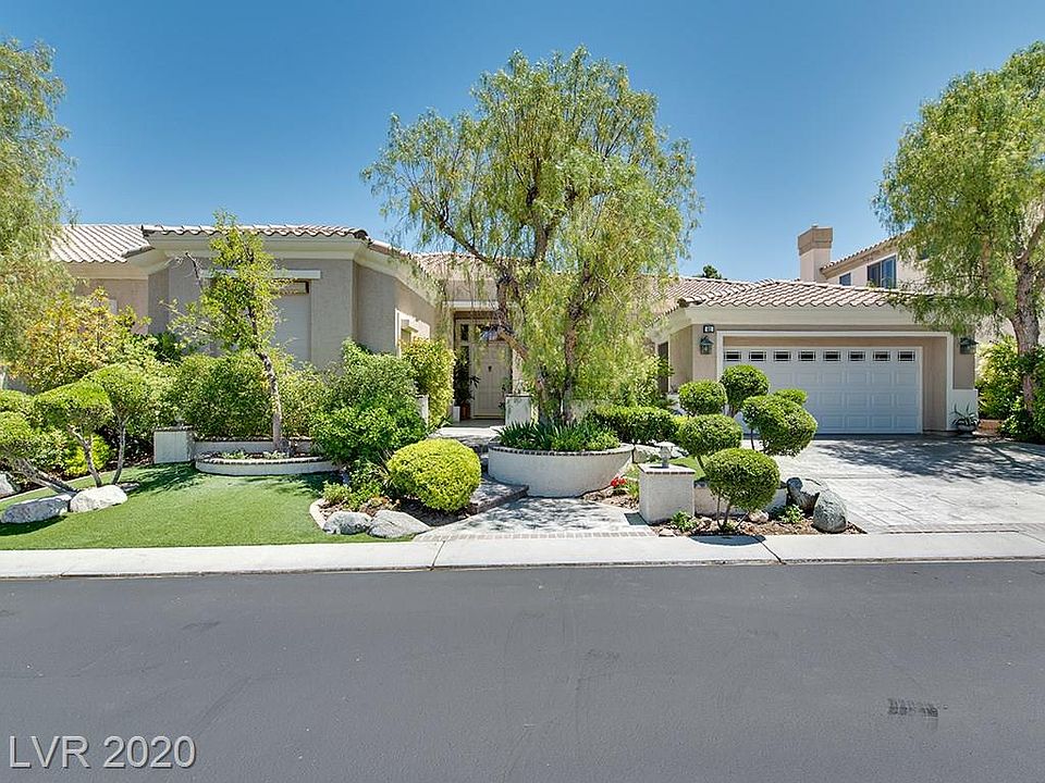 1st image of 61 Chateau Whistler Ct