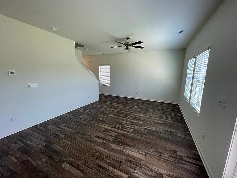 229 Chelsea Park Cir — Photo 12