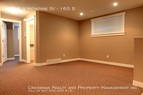 4th image of 165 McIntyre St N #B