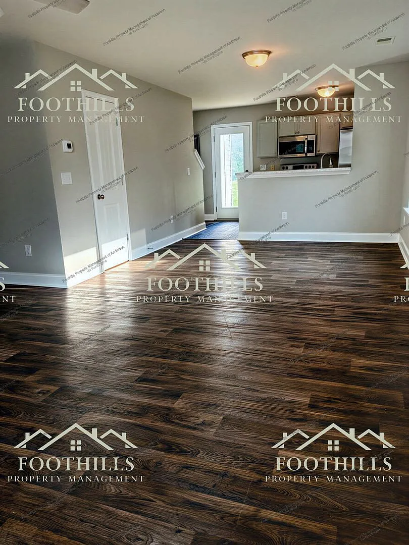 2 bed, 1.5 bath, $1,295 — Photo 2