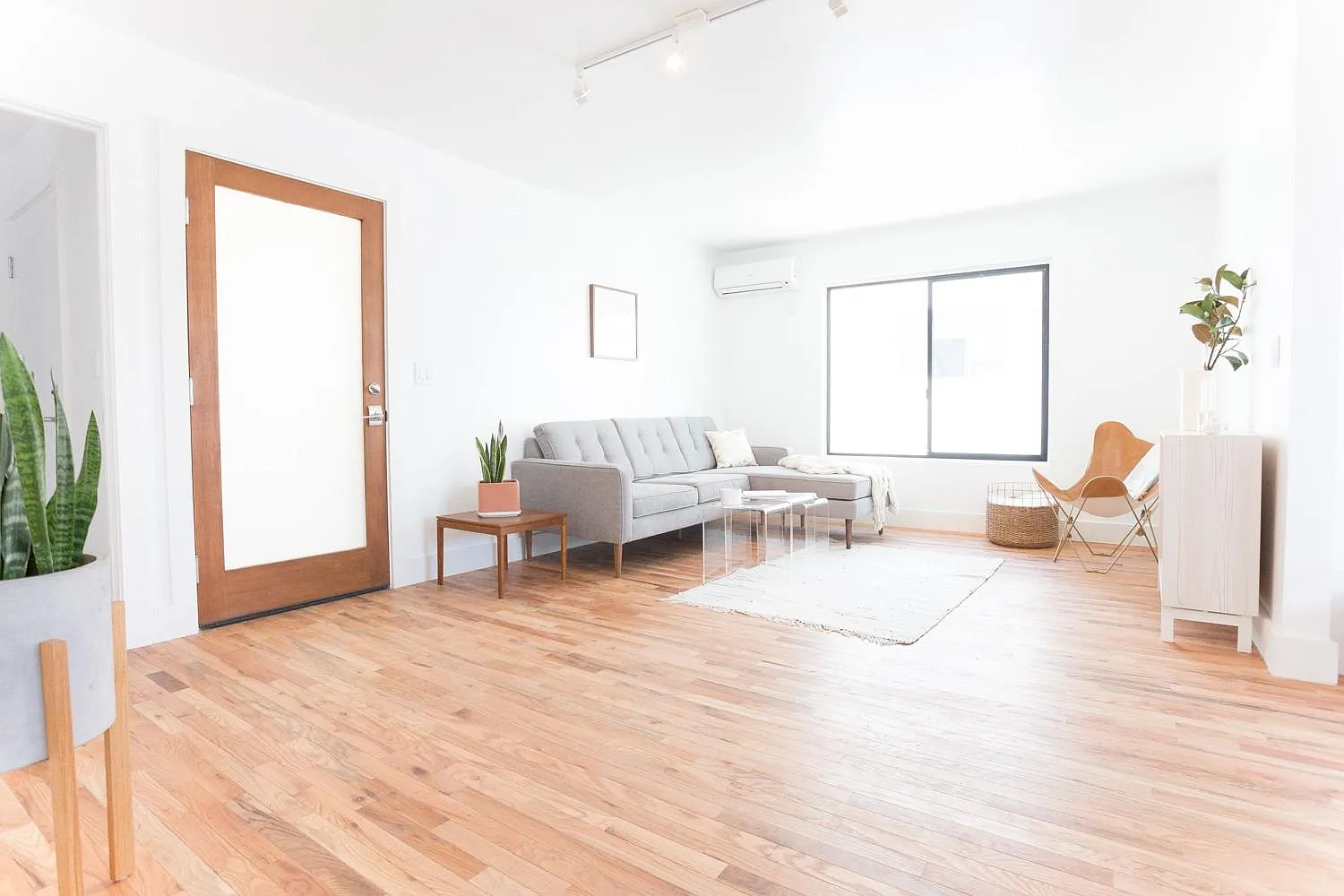 3 bed, 1125 sqft, $3,100 — Photo 3