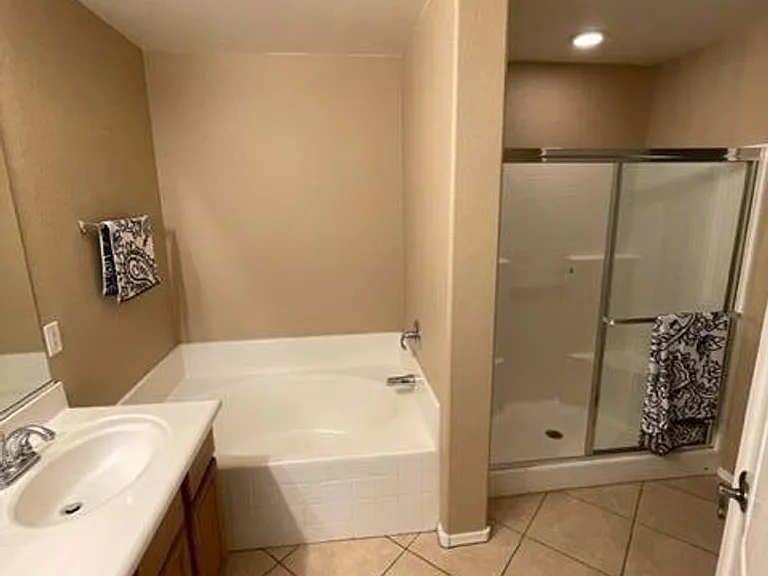 2132 W Carter Rd — Photo 9