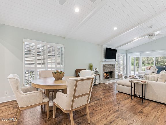 4th image of 39 Bay Tree Ct E #E