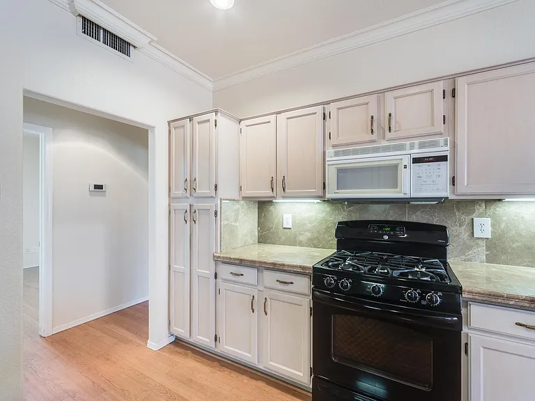 15304 W Heritage Dr — Photo 13