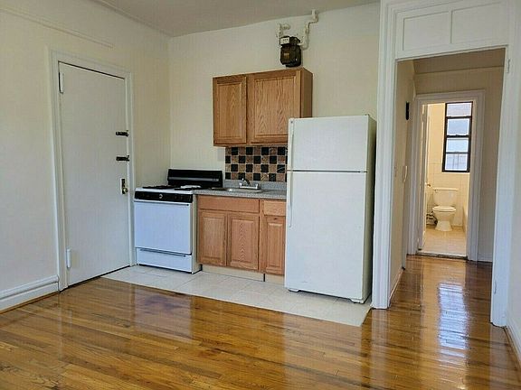 4th image of 2547 Aqueduct Ave W #D4