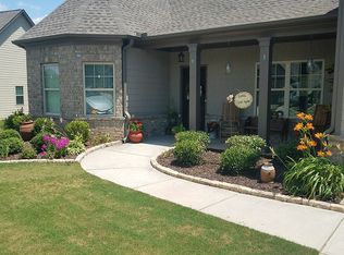 6371 Spring Cove Dr, Flowery Branch, GA 30542