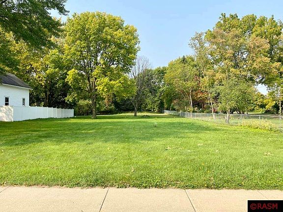 2nd image of 160 Monks Ave