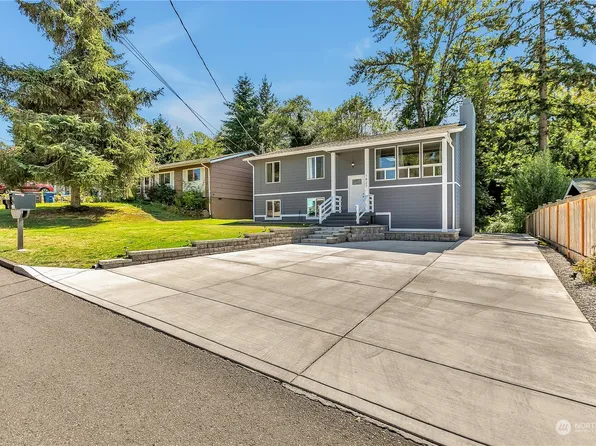 1827 S 246th Place, Des Moines, WA 98198