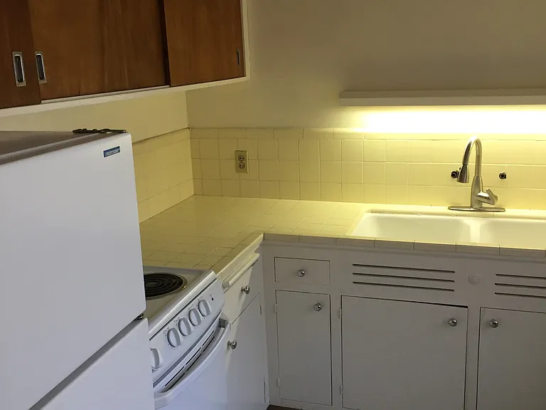 2110 Kittredge St #104 — Photo 9