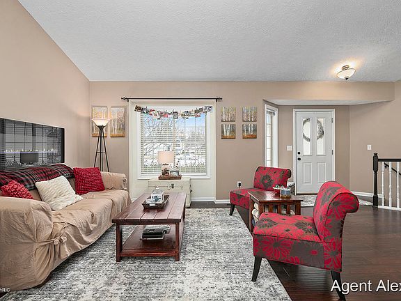 5th image of 3829 Kirkshire Dr SE