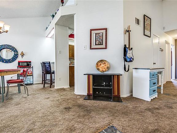 5th image of 529 Harvest Hill St