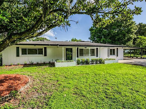 2nd image of 828 Patricia Pl