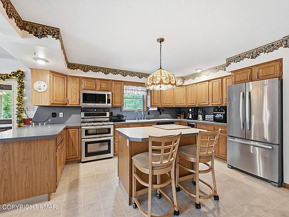 5th image of 548 Lakeside Dr