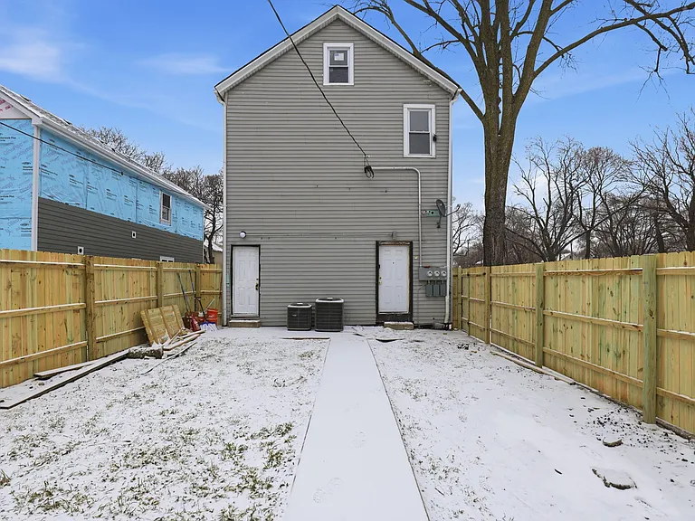 5256 S Carpenter St #1 — Photo 9