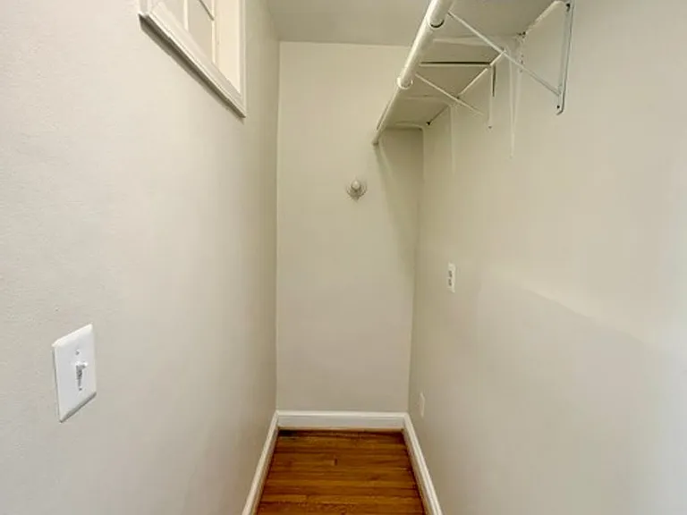 - 4534 Avondale Street — Photo 14