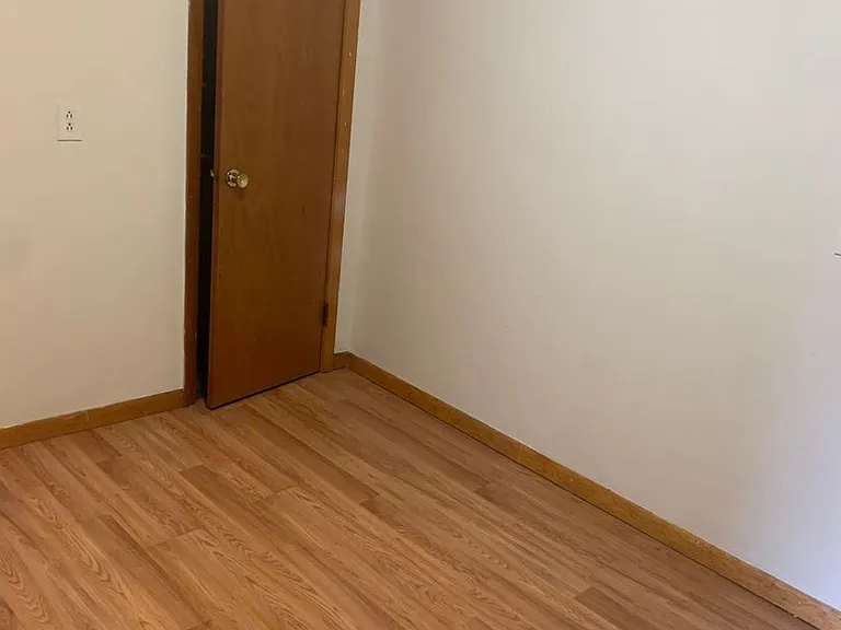 Angle-Tyler Apartments — Photo 11