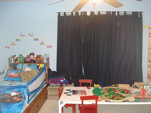 2nd bedroom