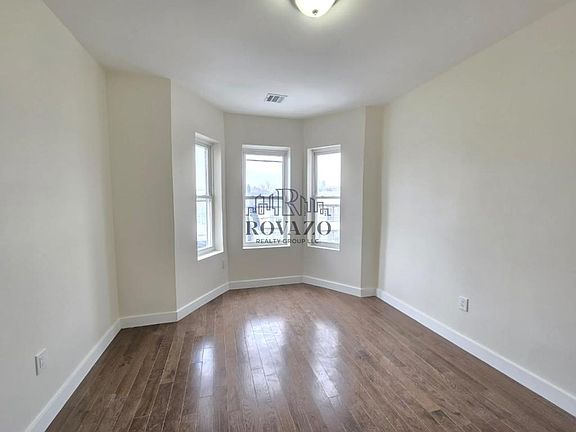 5th image of 147 Lexington Ave #2C