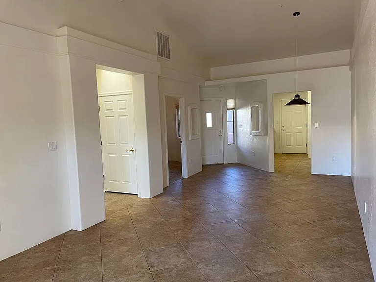 811 Dusty Rose Dr — Photo 5