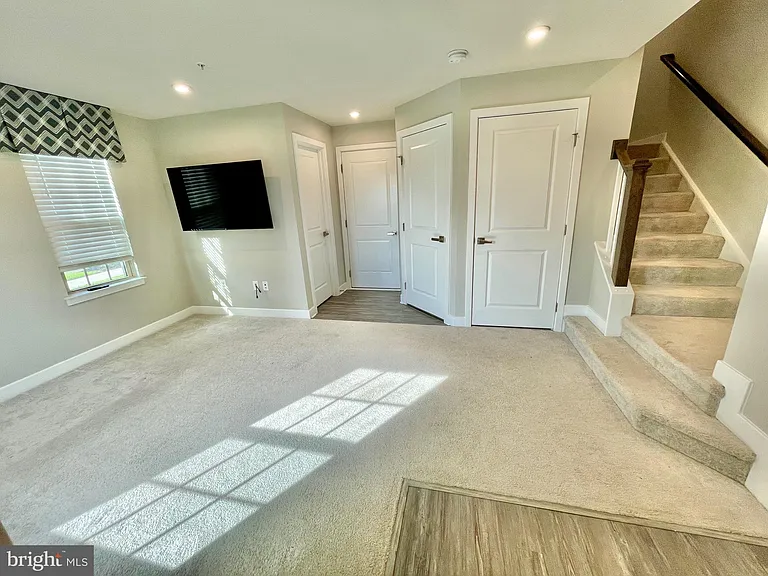 9537 Tall Oaks Rd — Photo 3
