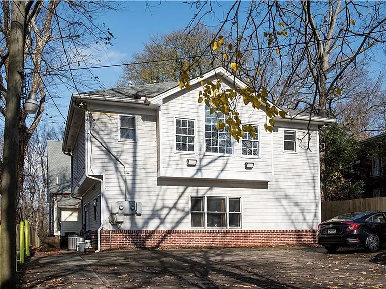 935 Greenwood Ave NE #D — Photo 30