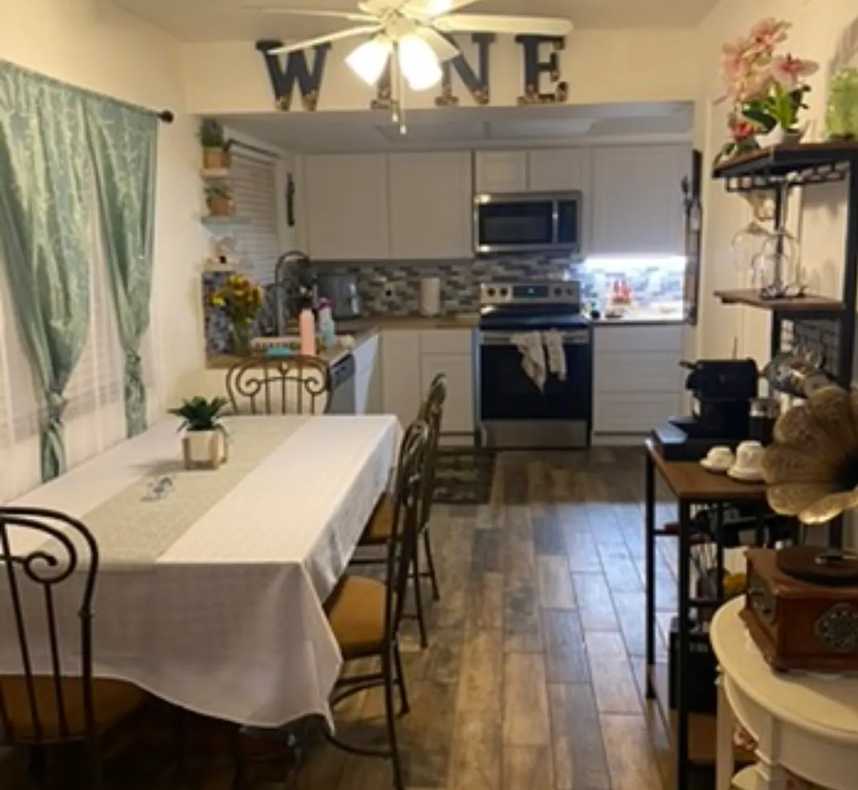 2 bed, 816 sqft, $1,600 — Photo 3