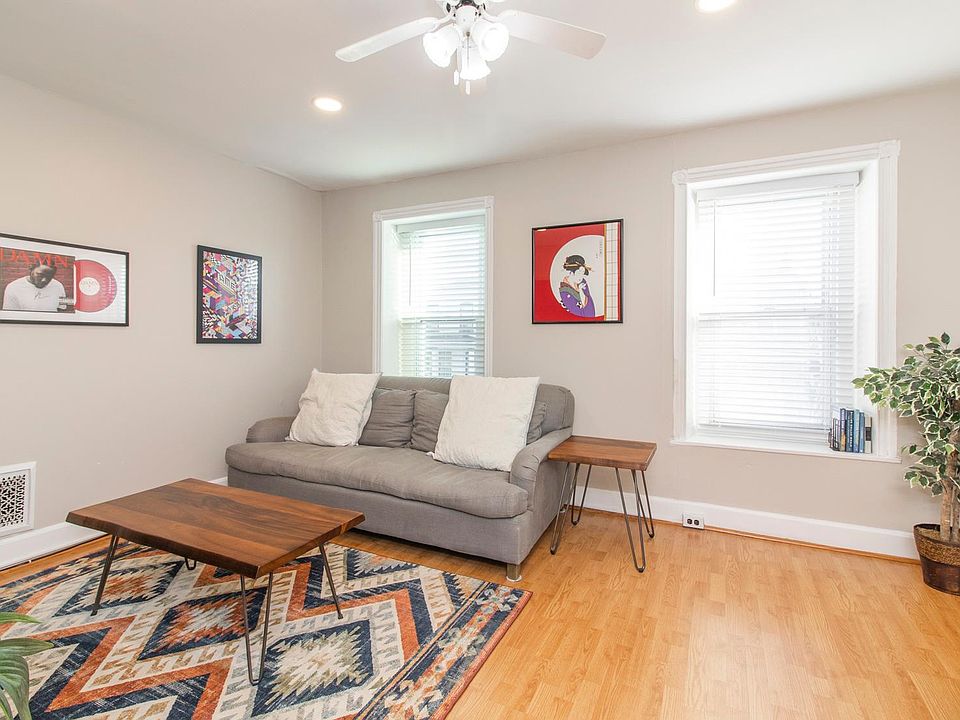 1st image of 454 Leverington Ave #2