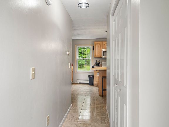 5th image of 17 Adams Circle