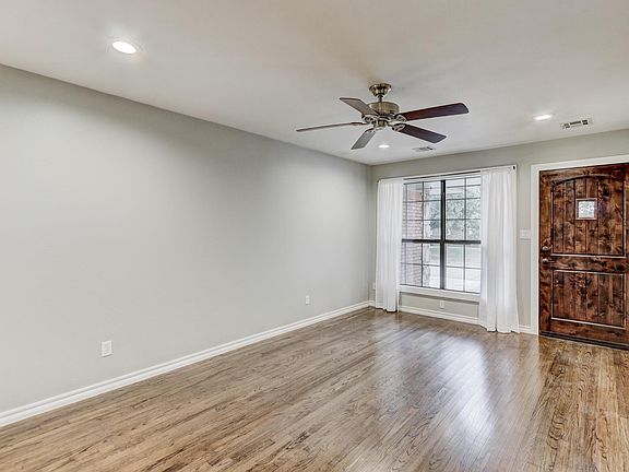 5th image of 2712 Lakeside Dr