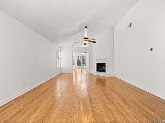 5th image of 13911 DOVE HOLLOW DR
