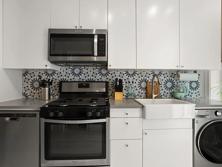204 6th St #1L — Photo 10